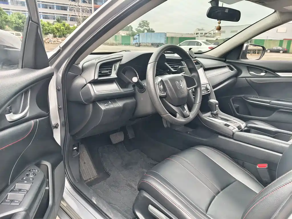 Honda Civic — миниатюра 8