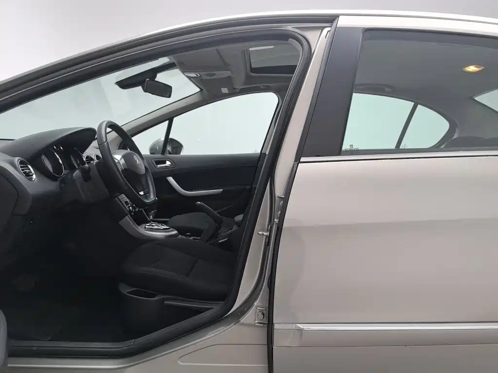 Peugeot 408 — миниатюра 10