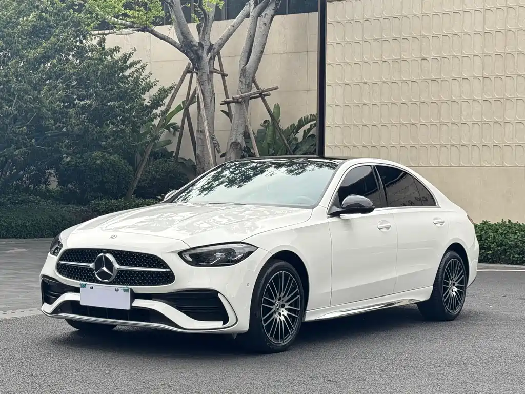 Mercedes-Benz C-Class 2024