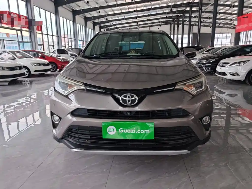 Toyota RAV4 — миниатюра 3