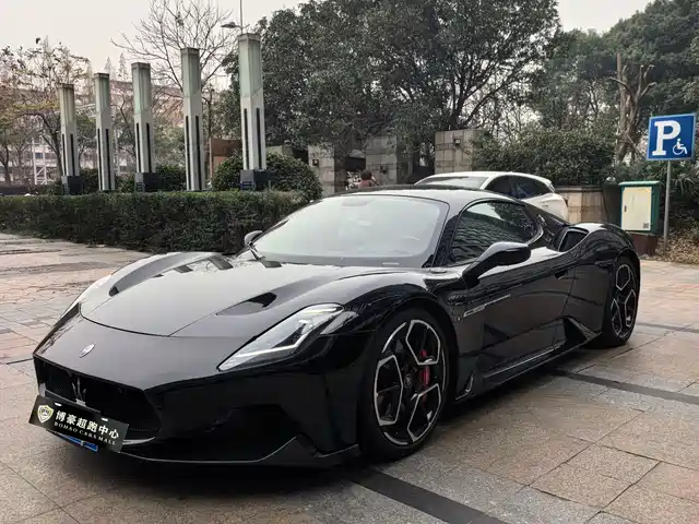 Maserati MC20