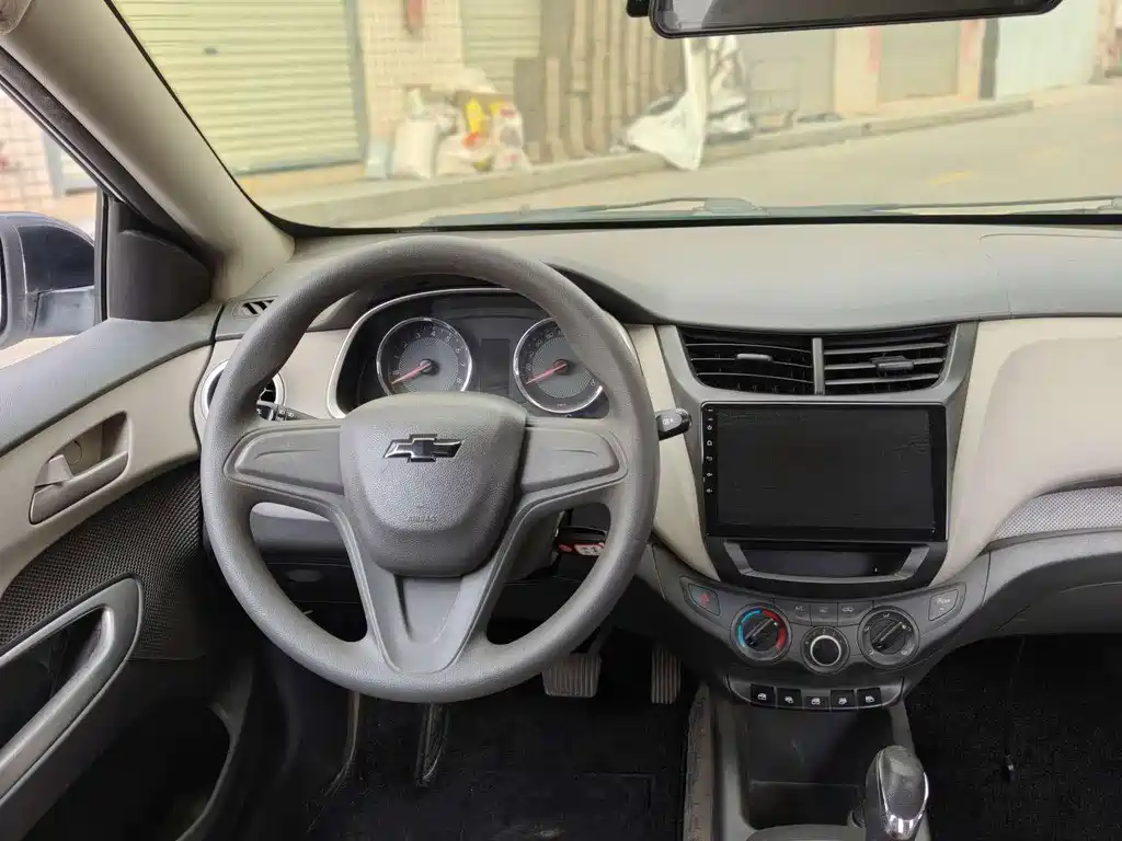 Chevrolet Sail — миниатюра 10