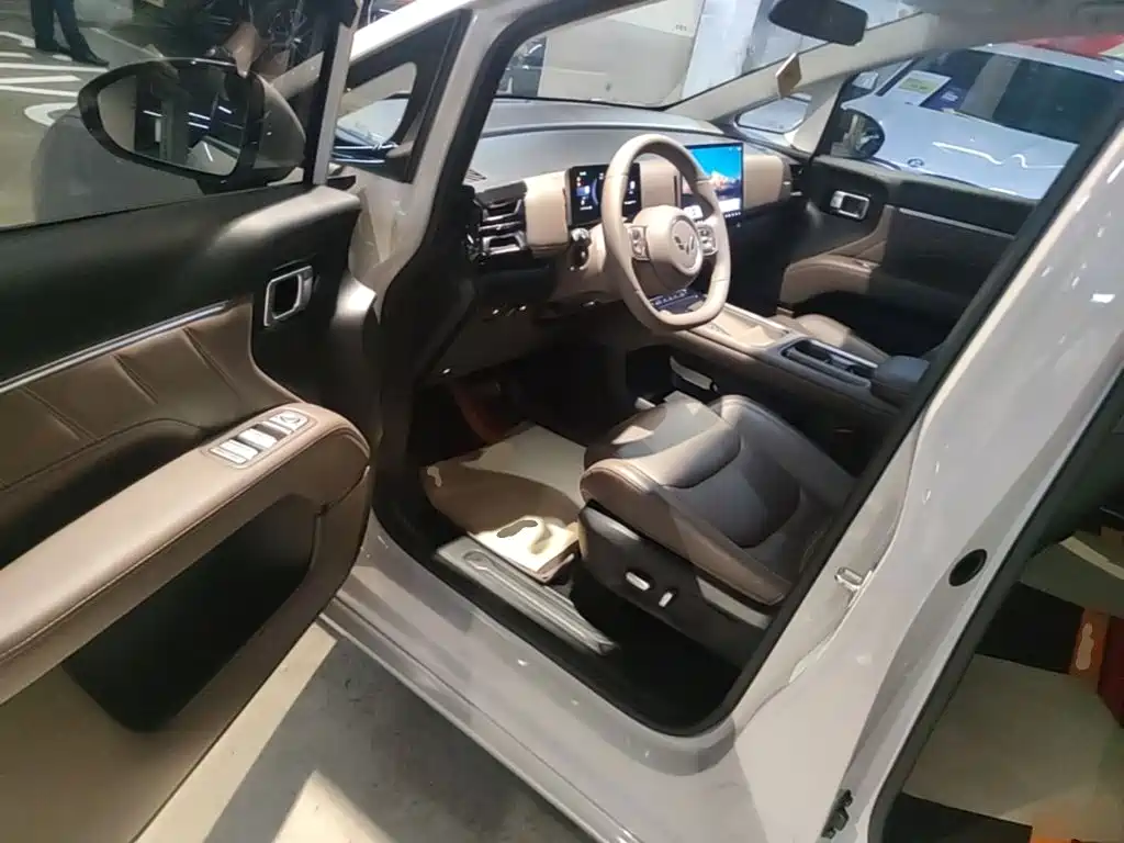 Wuling Xingguang 730 New Energy — миниатюра 16