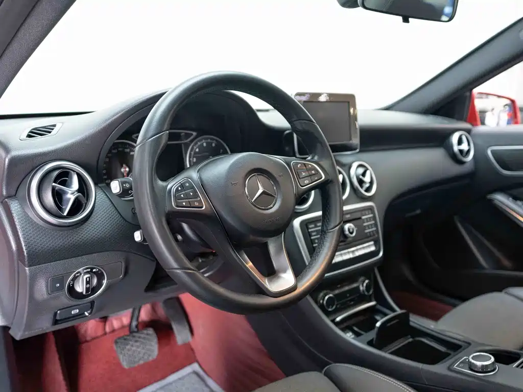 Mercedes-Benz A-Class (Import) — миниатюра 11