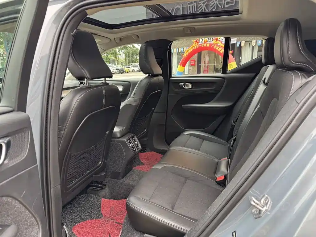 Volvo XC40 — миниатюра 6