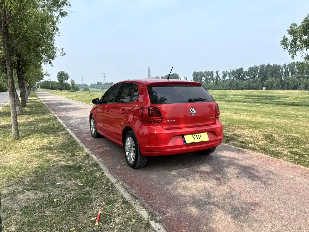 Volkswagen Polo 2014 1.4L AT Comfort
