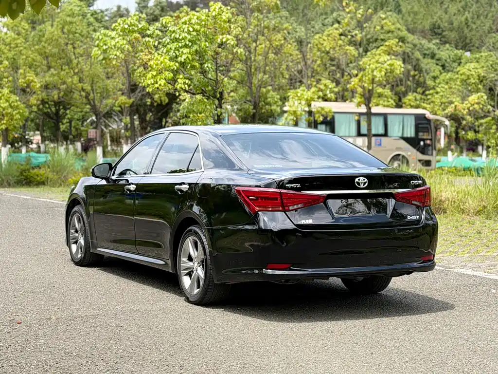 Toyota Crown 2015 2.0T Fashion