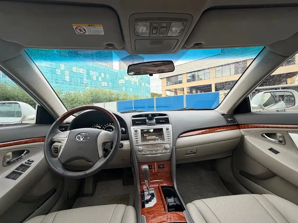 Toyota Camry — миниатюра 6