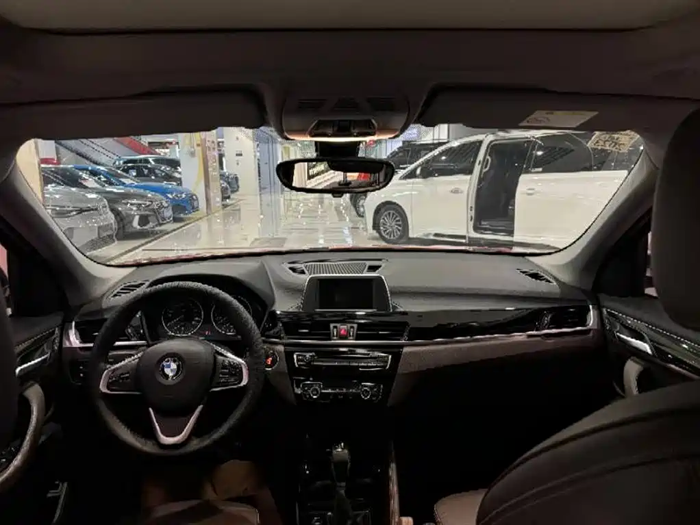 BMW X1 2016 sDrive20Li Luxury