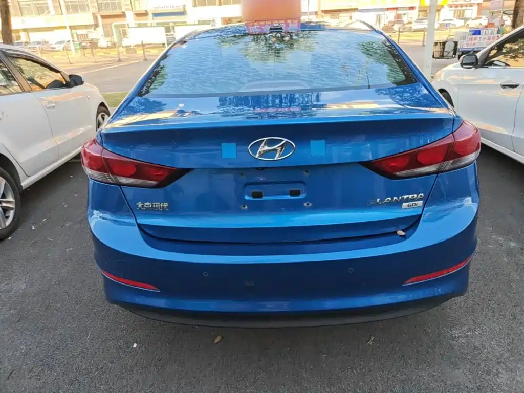 Hyundai Elantra — миниатюра 6