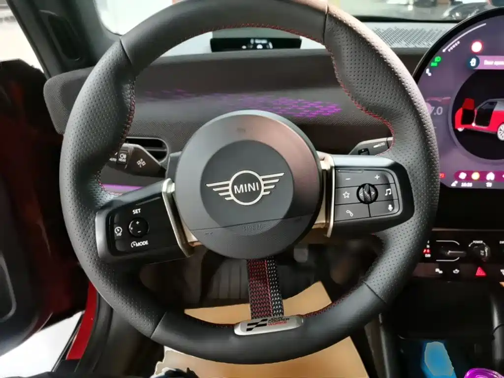 MINI MINI COOPER EV — миниатюра 11