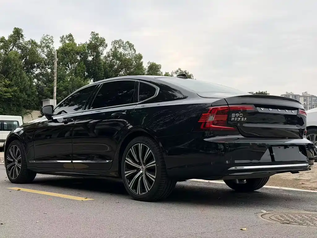 Volvo S90 — миниатюра 7