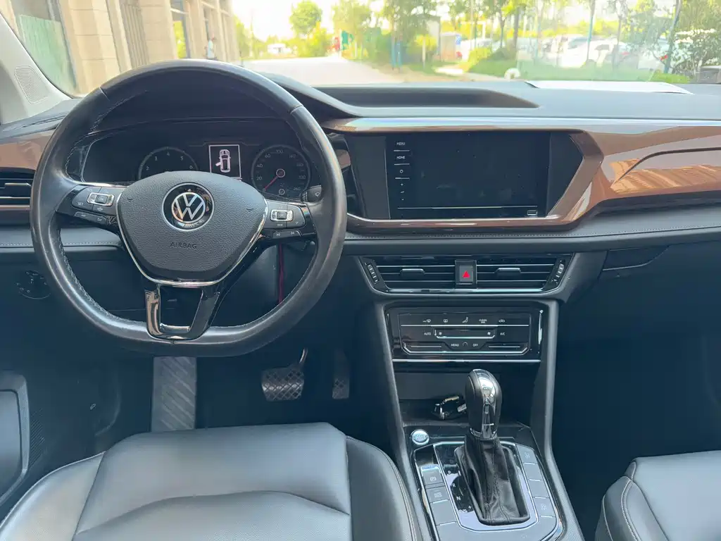 Volkswagen Tharu — миниатюра 6