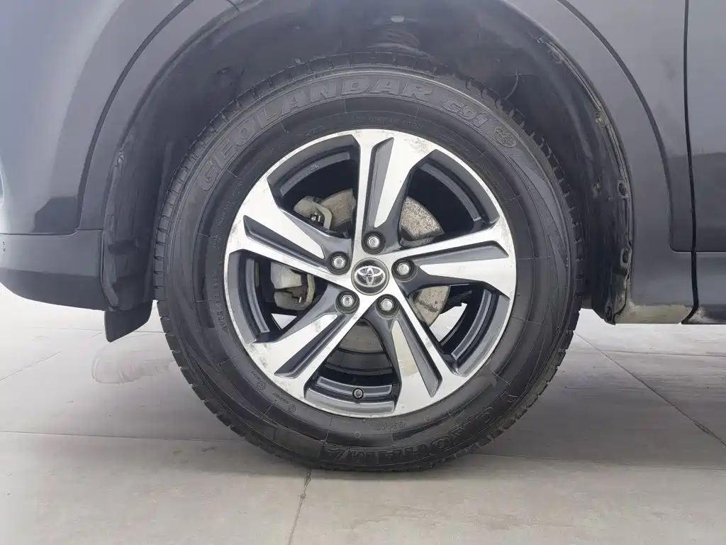 Toyota RAV4 — миниатюра 17