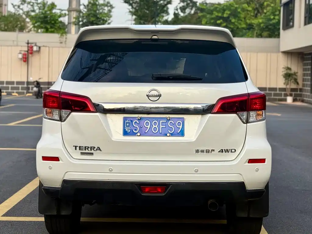 Nissan Terra 2018 2.5L AT Flagship
