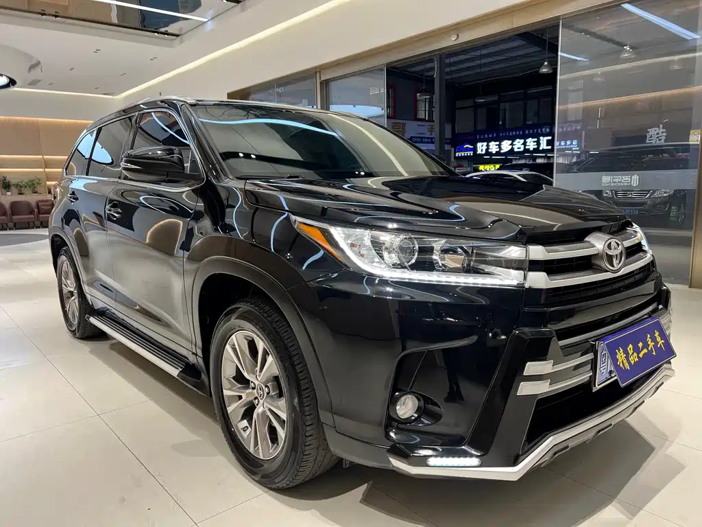 TOYOTA HIGHLANDER