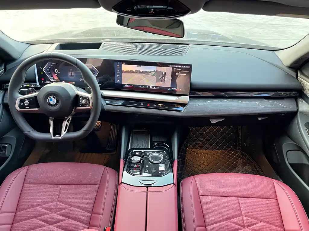 BMW 5 Series — миниатюра 6