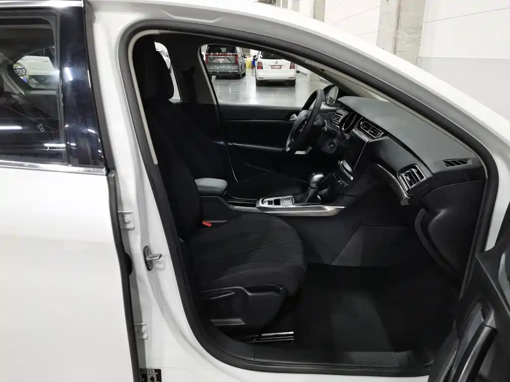 Peugeot 408 — миниатюра 23