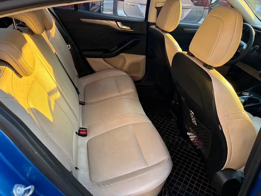 Ford Focus — миниатюра 13