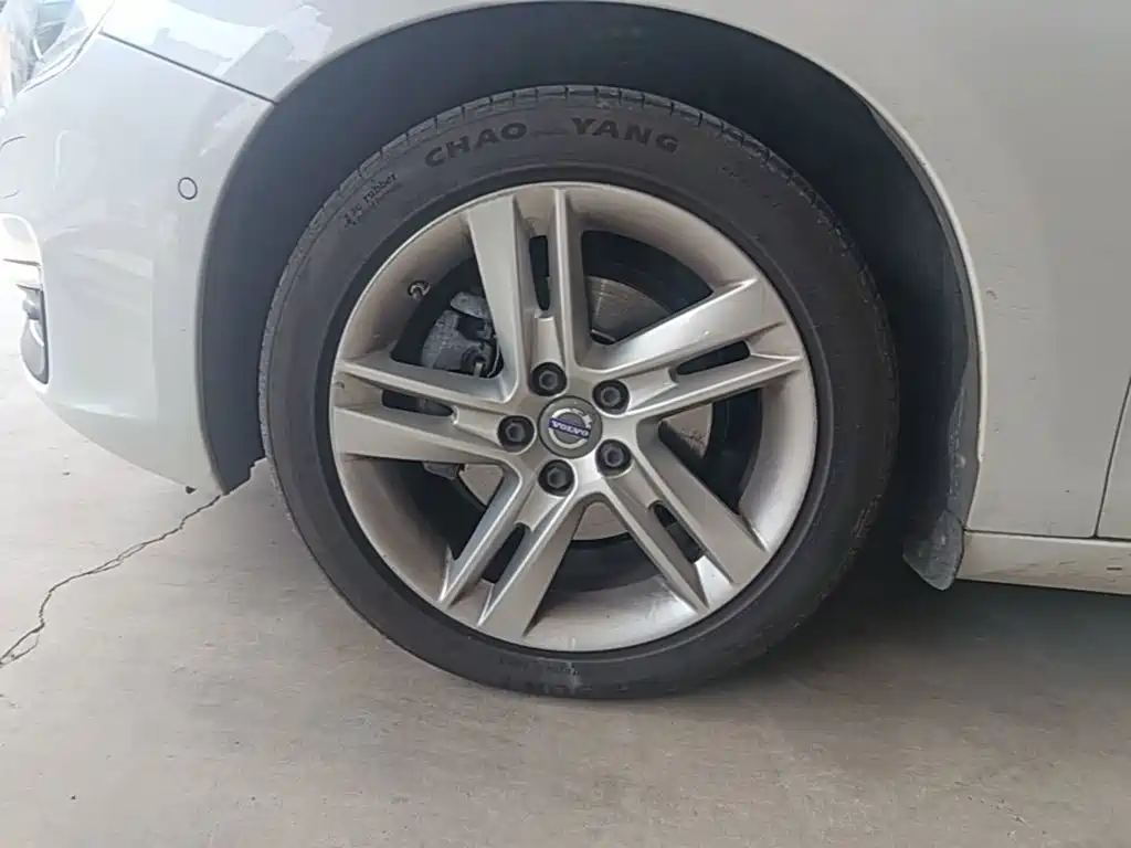 Volvo V60 — миниатюра 23
