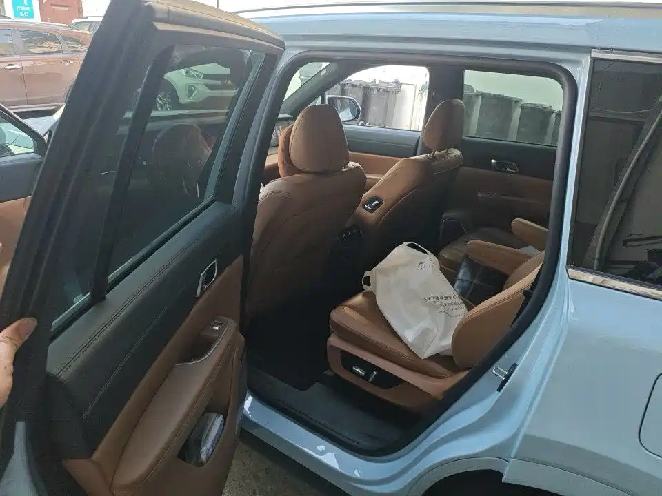 Li Auto ONE 2020 6 мест