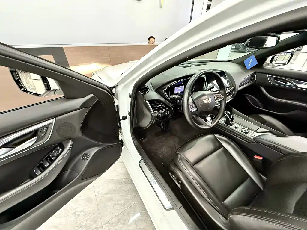 Cadillac CT5 — миниатюра 13