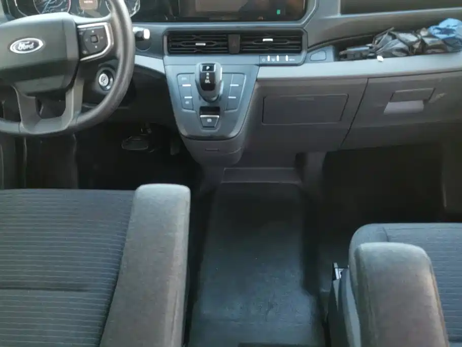 Ford Transit — миниатюра 16