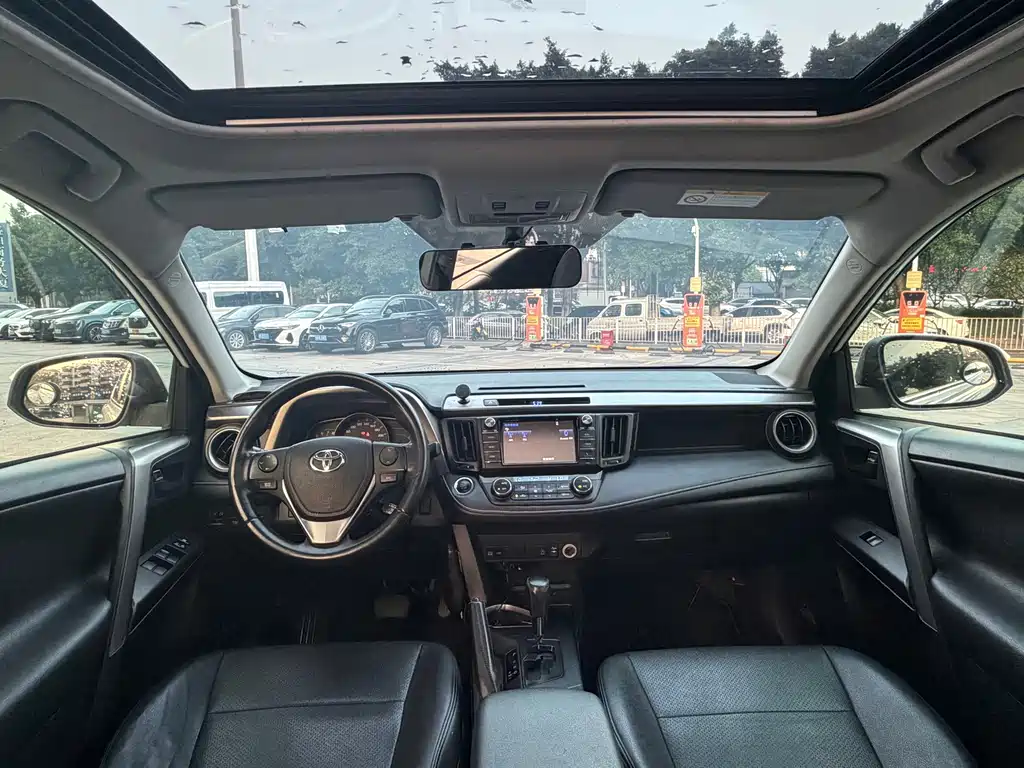 Toyota RAV4 — миниатюра 14