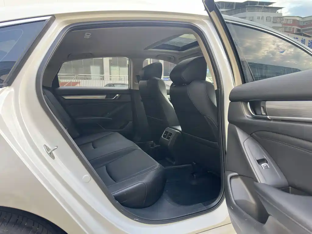 Honda Accord — миниатюра 11