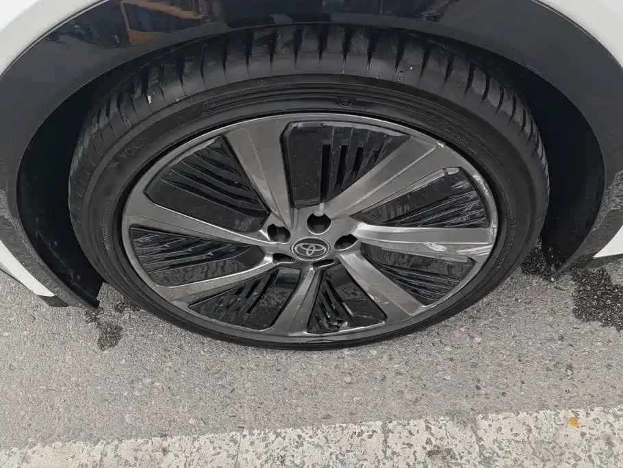 Toyota bZ5 — миниатюра 6
