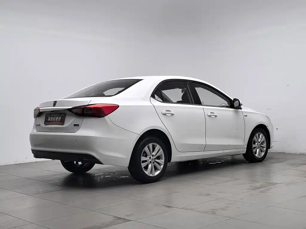 Roewe 360 — миниатюра 2