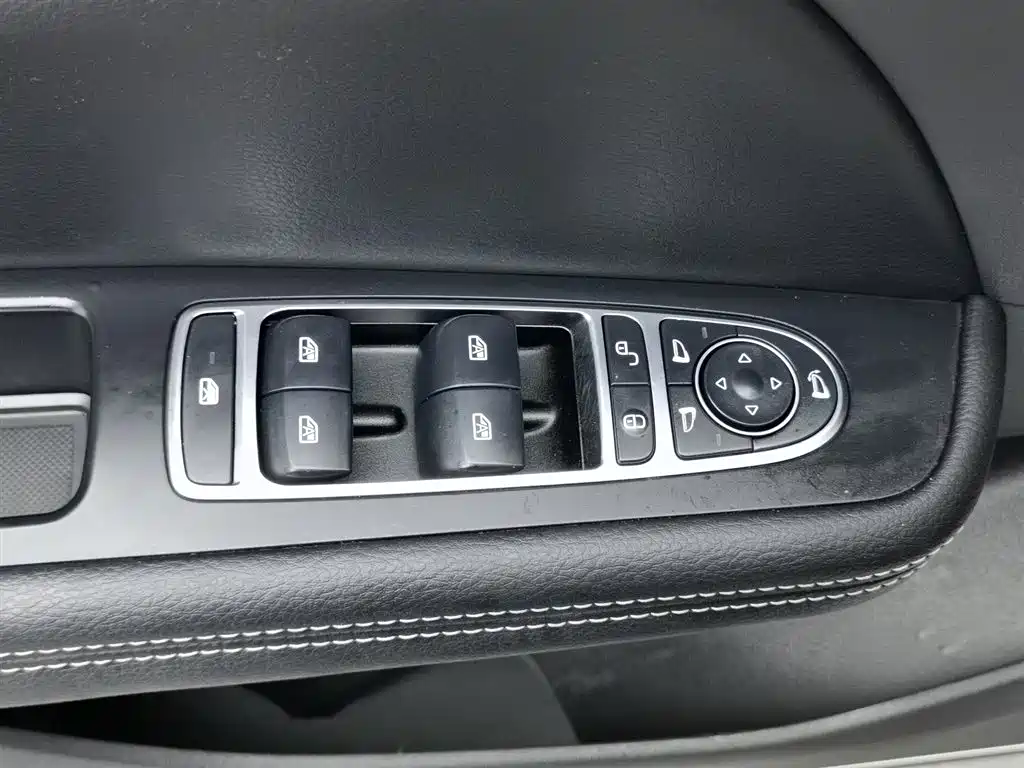 BYD Song MAX MAX 2017 1.5T AT Luxury 7 мест