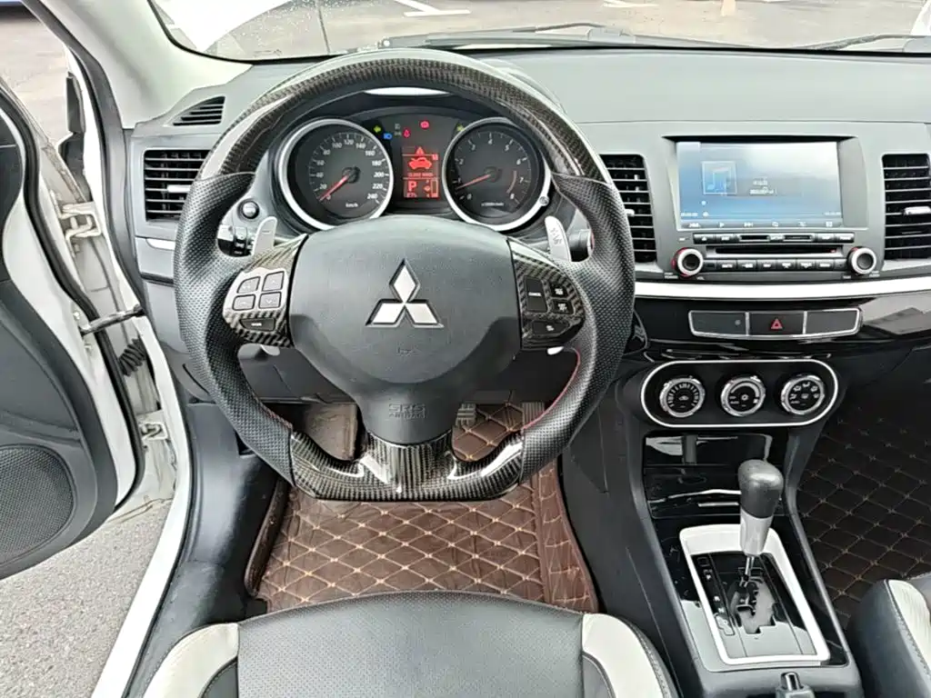 Mitsubishi Lancer EX — миниатюра 11