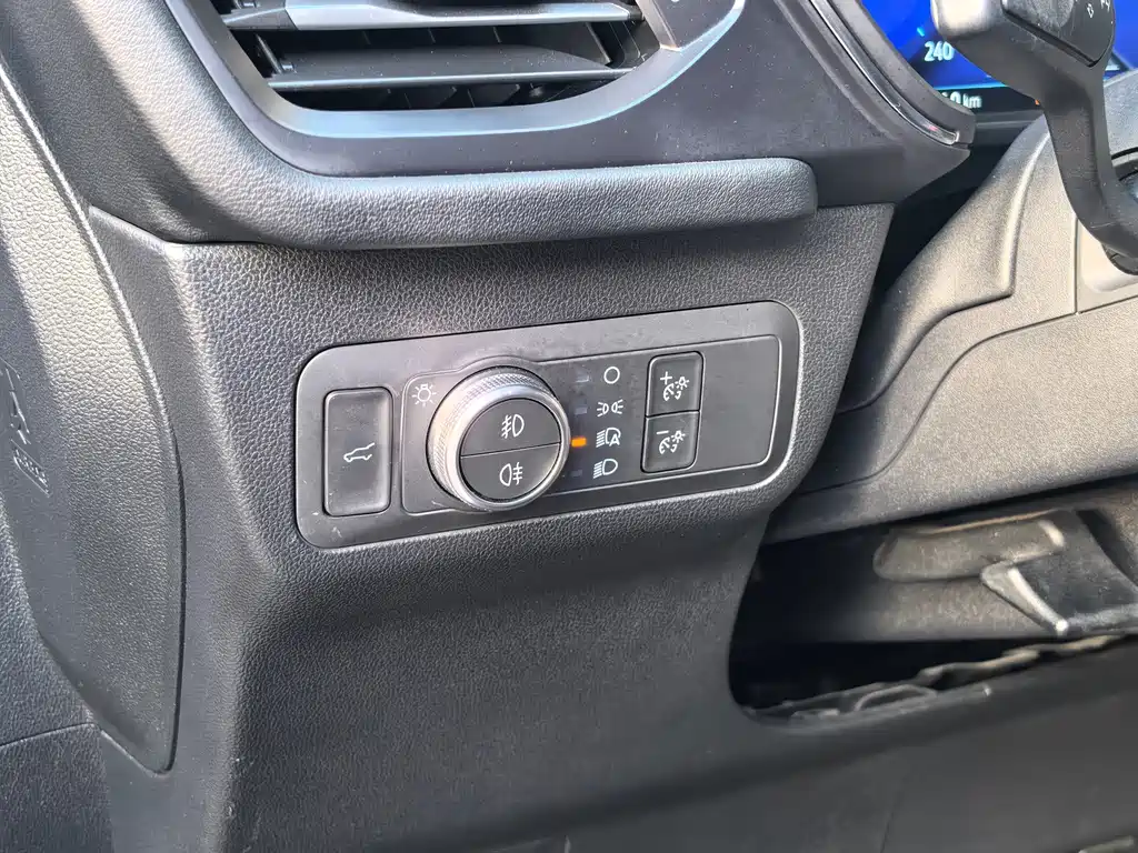 Ford Escape — миниатюра 14