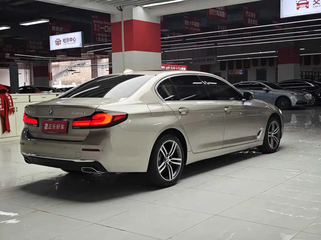 BMW 5 SERIES