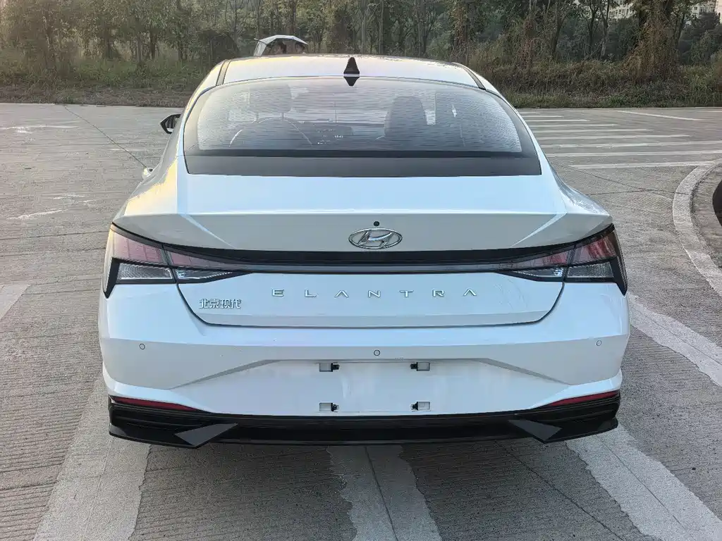 Hyundai Elantra — миниатюра 15