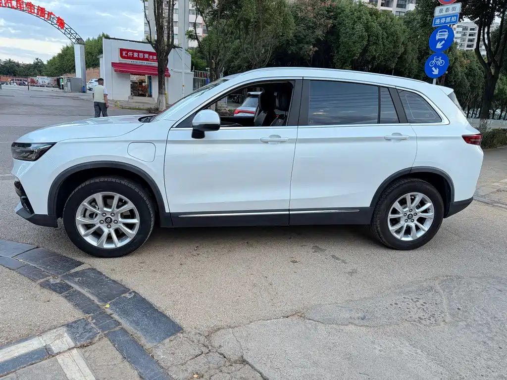 Skyworth EV6 — миниатюра 8