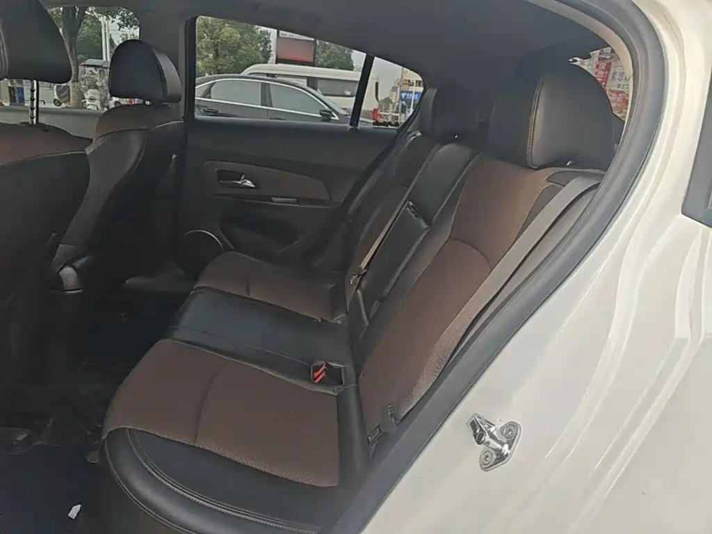 Chevrolet Cruze — миниатюра 17