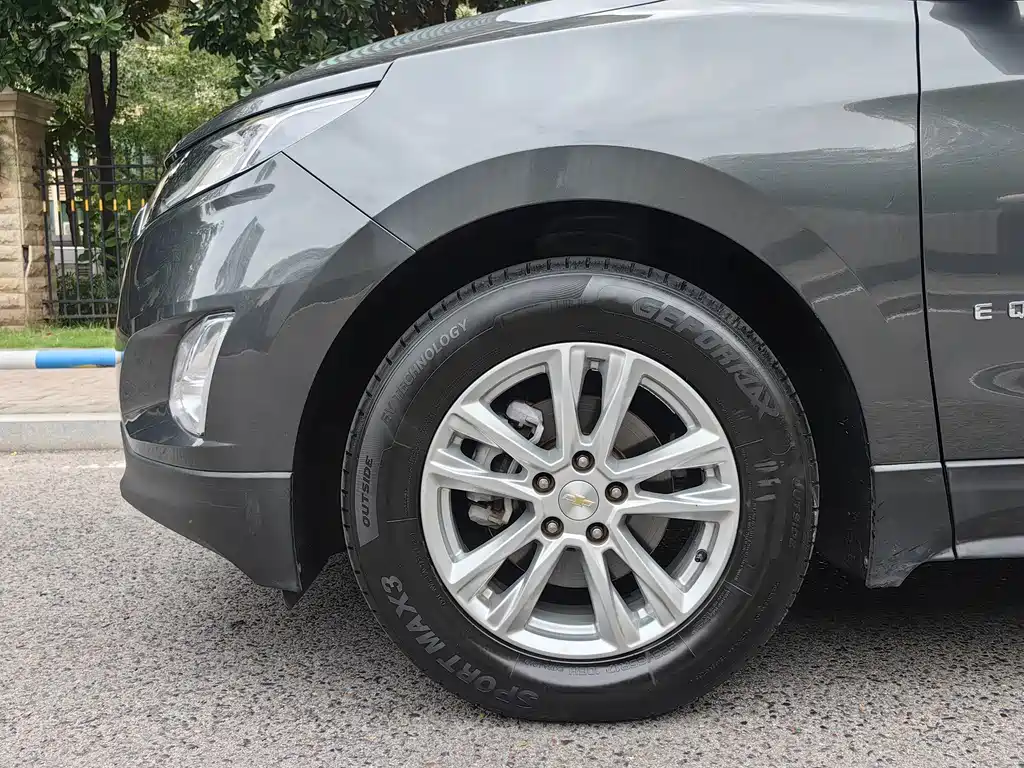 Chevrolet Equinox — миниатюра 10