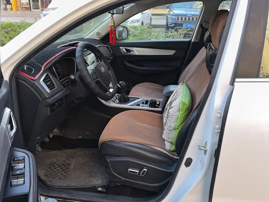 Geely Vision X6 — миниатюра 9