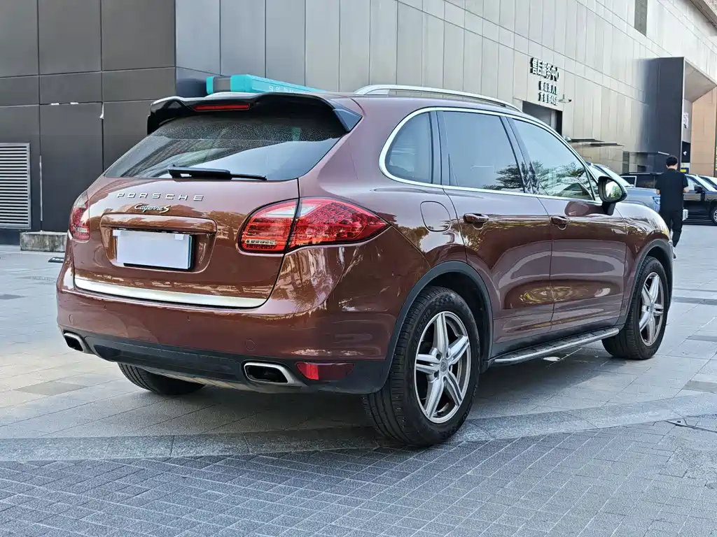 Porsche Cayenne — миниатюра 4