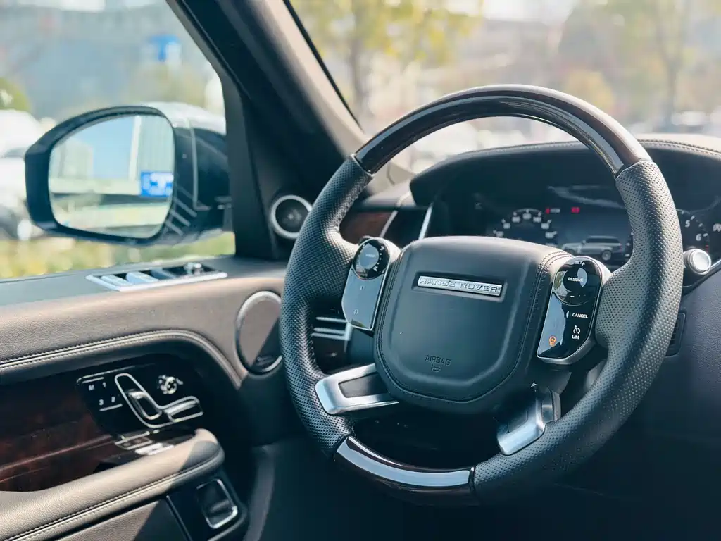 Land Rover Range Rover — миниатюра 6