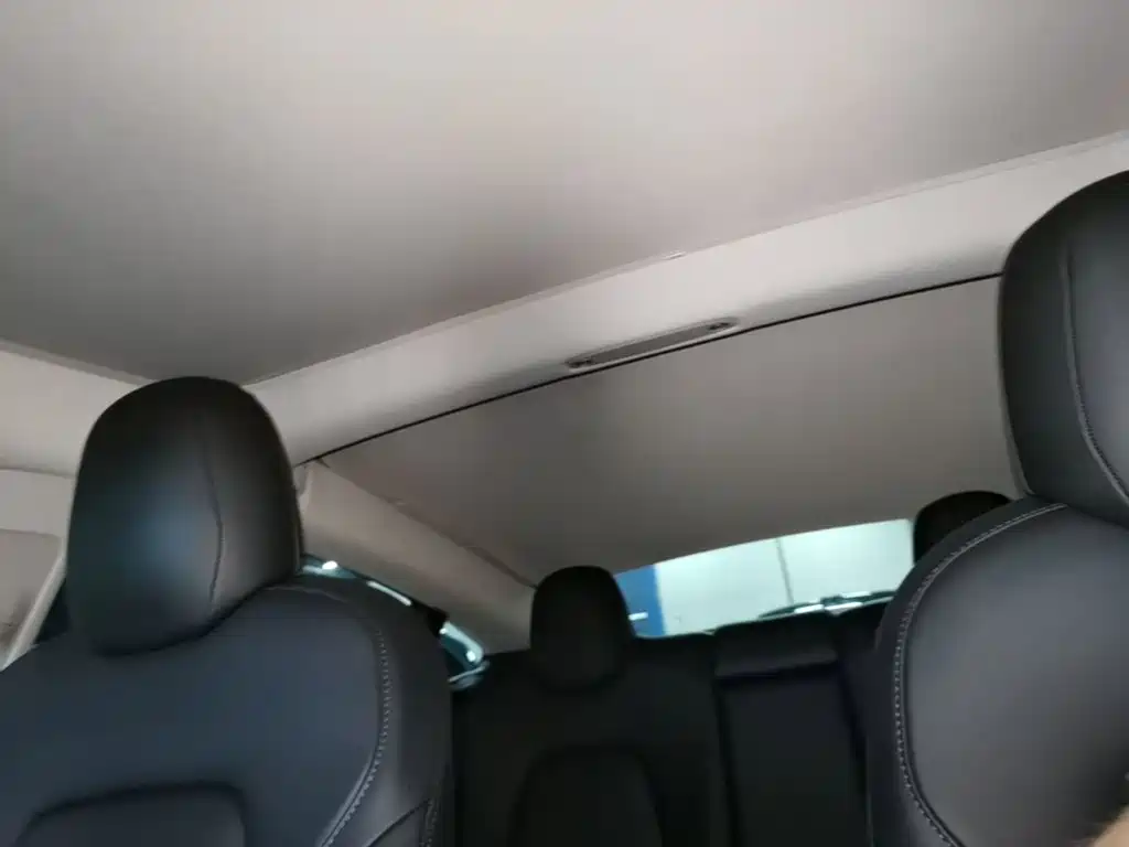 Tesla Model 3 — миниатюра 18