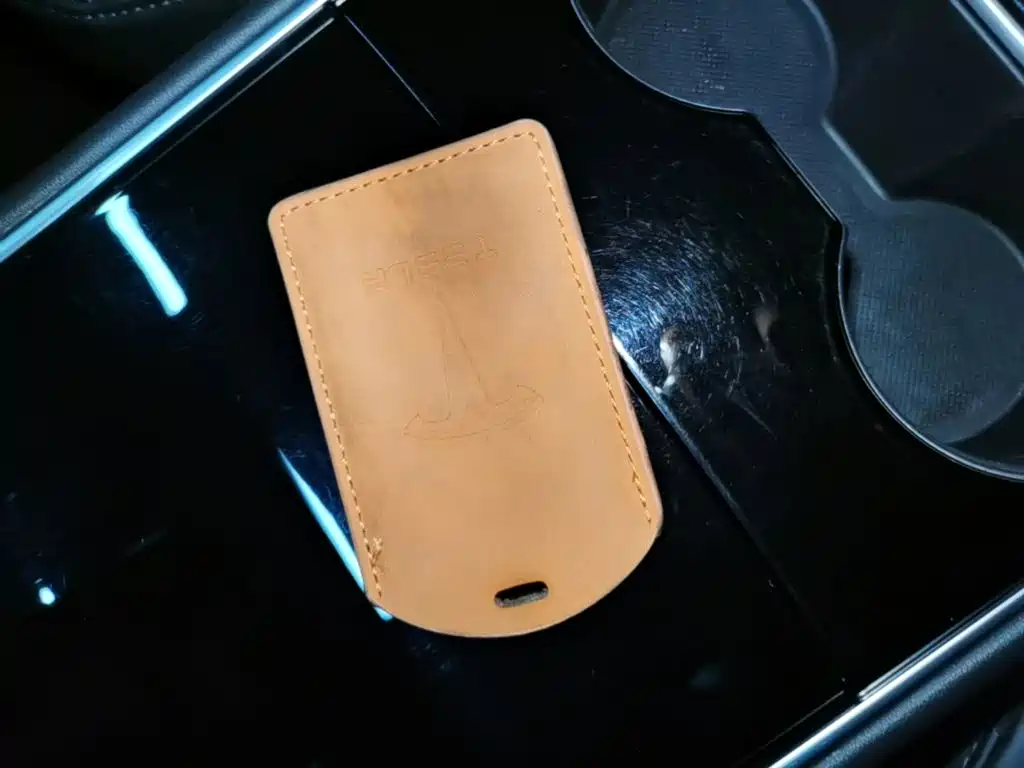 Tesla Model 3 — миниатюра 9