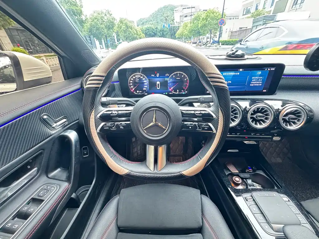 Mercedes-Benz A-Class A 2024 A 200 L Fashion