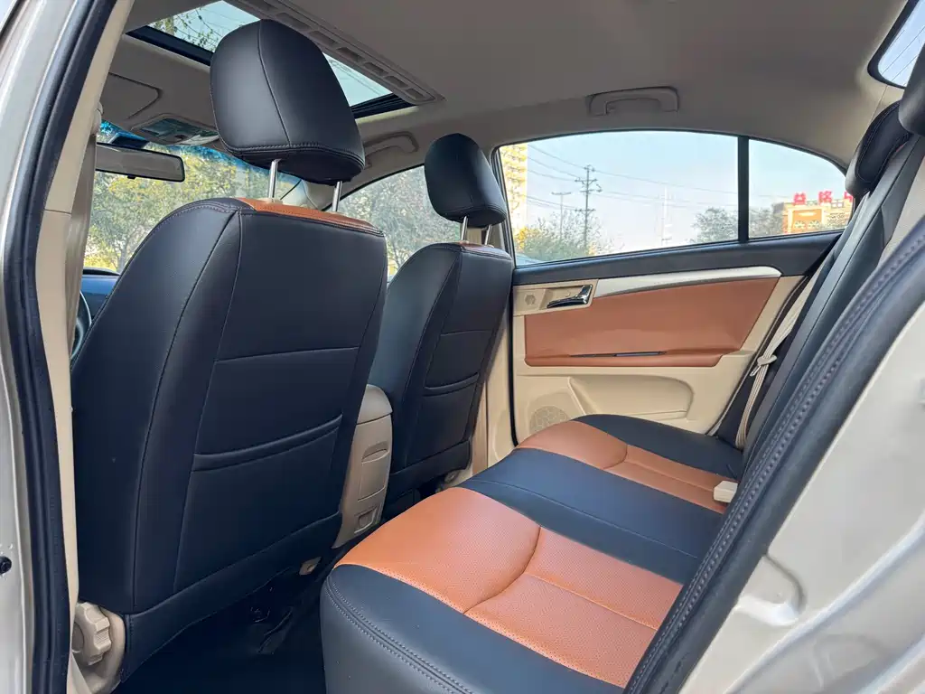 Roewe 350 — миниатюра 5