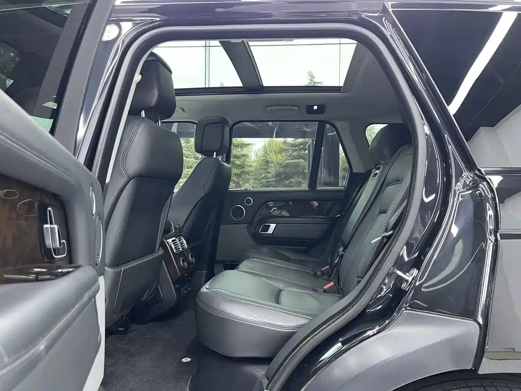 Land Rover Range Rover — миниатюра 20