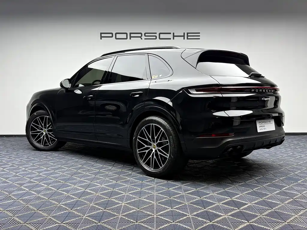 Porsche Cayenne — миниатюра 15