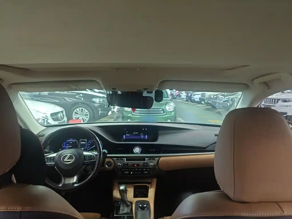 Lexus ES — миниатюра 18