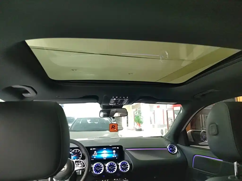 Mercedes-Benz GLA — миниатюра 23
